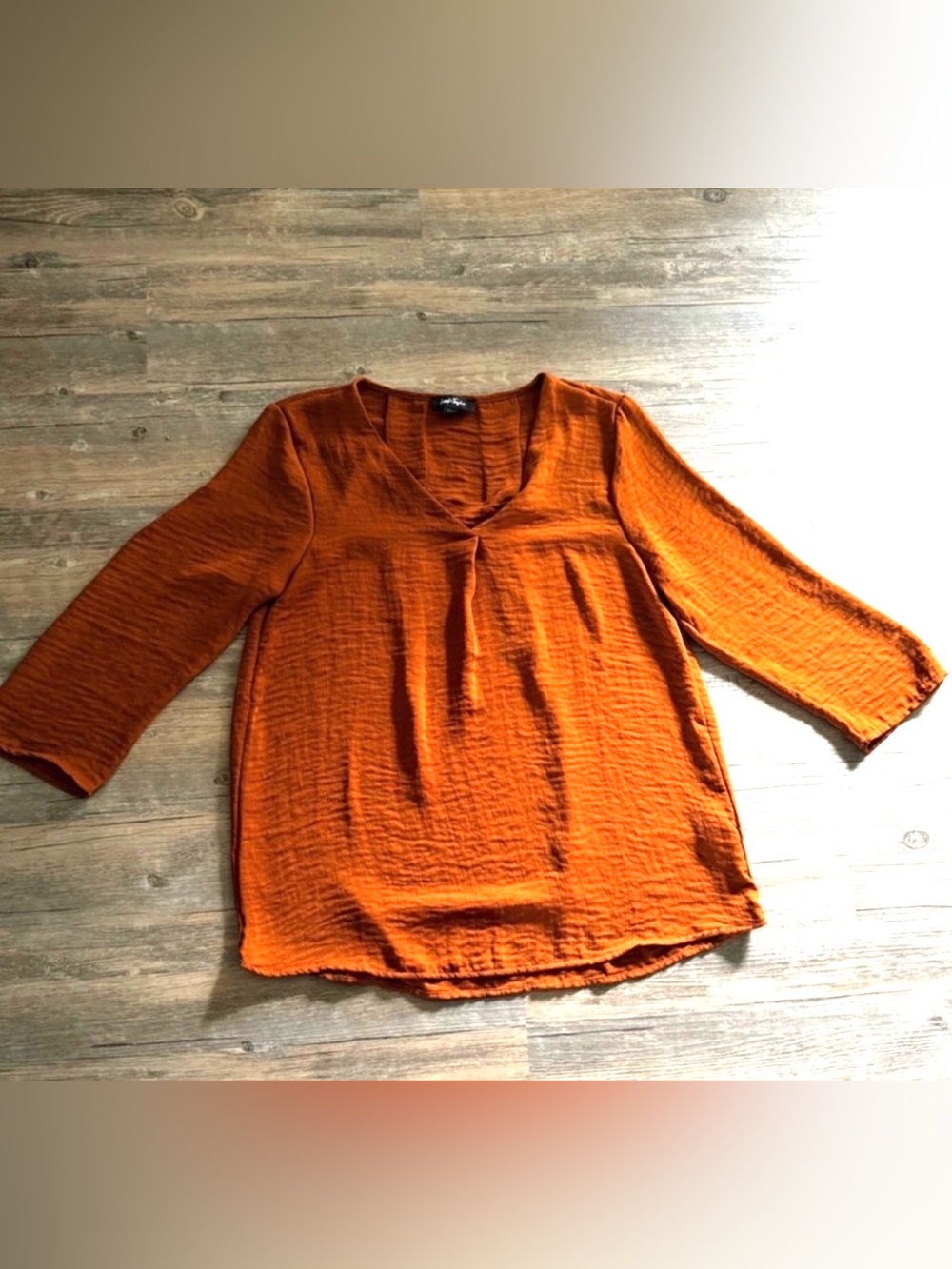 Lord & Taylor burnt orange v-neck 1/2 sleeve crinkle blouse size small